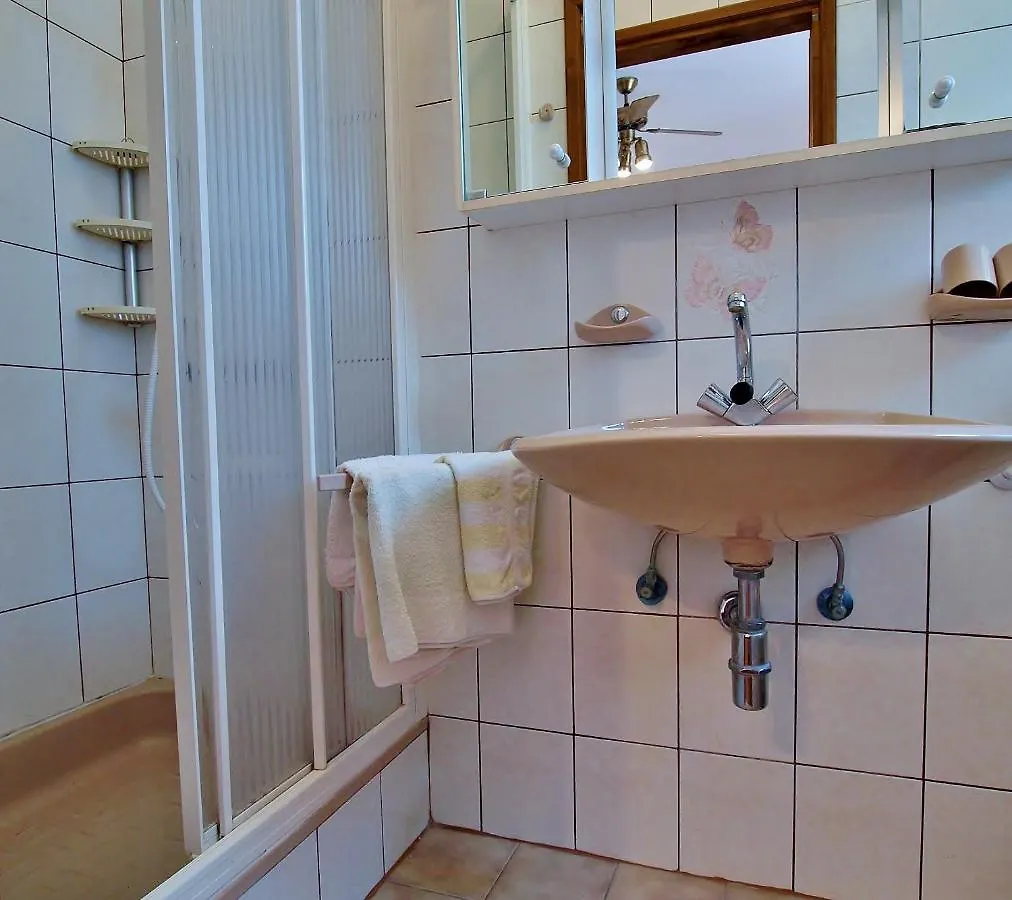 Appartement Unterkunft Kata Mit Panoramablick Auf Die Stadt Rab Kroatië