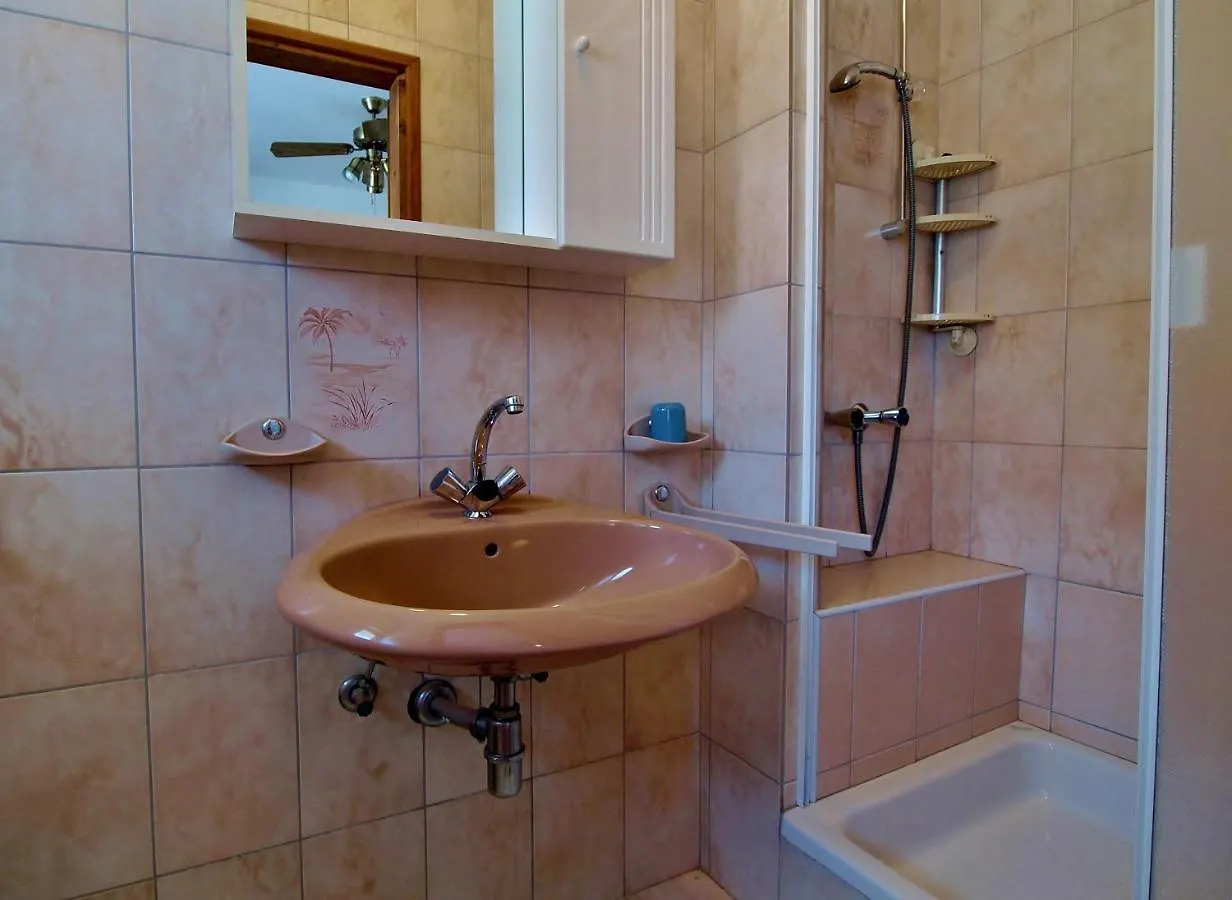 Unterkunft Kata Mit Panoramablick Auf Die Stadt Rab Appartement Rab Town